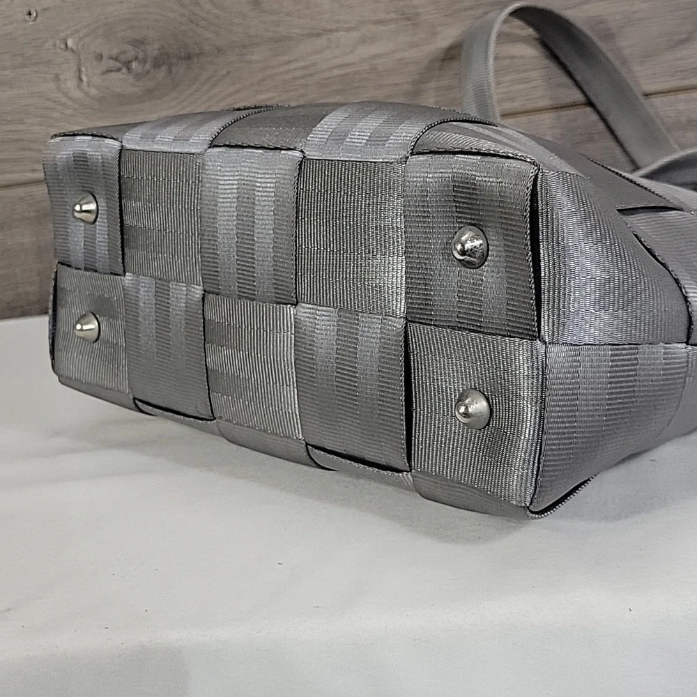 Harvery's Silver Seatbelt Bag